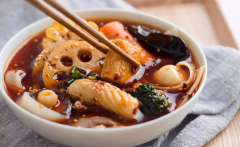 知名麻辣燙出現(xiàn)食品安全問題，如何保障吃的安全？